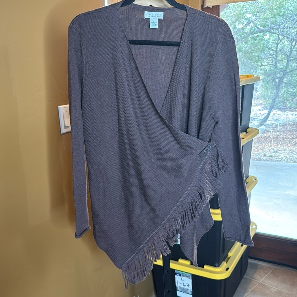 Tweeds 100% Italian Merino Wool Brown V Neck Fringed LS Wrap Sweater Size Medium